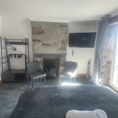לאנבריס Alpine Lodge Guest House מראה חיצוני תמונה