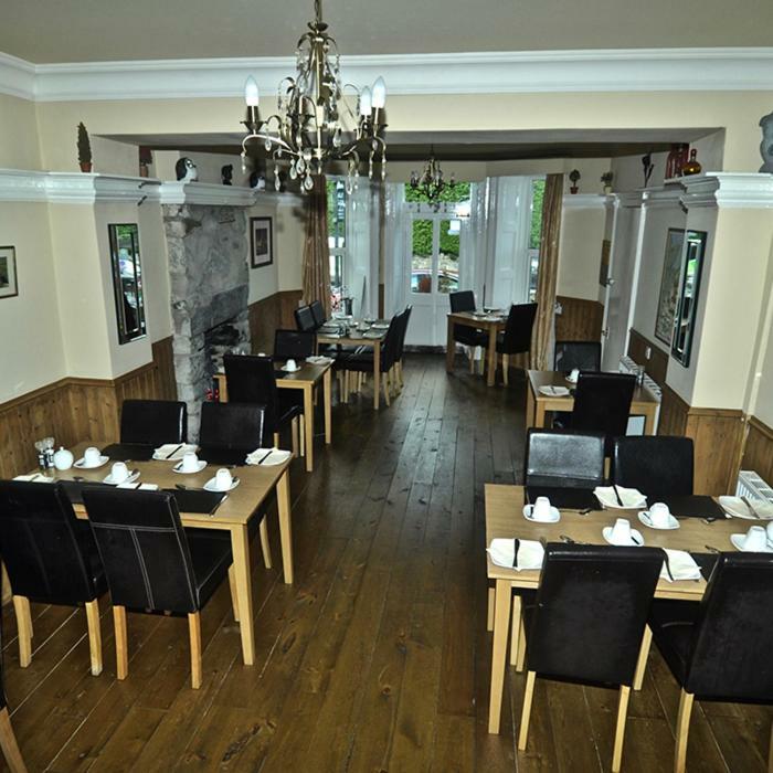 לאנבריס Alpine Lodge Guest House מראה חיצוני תמונה